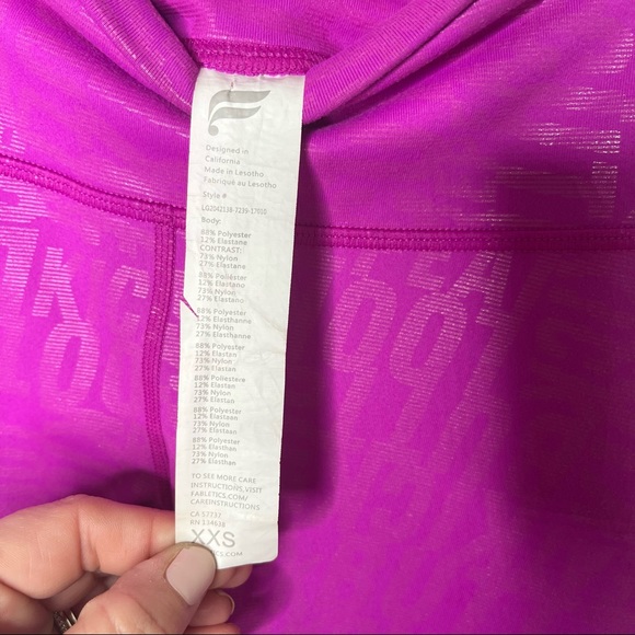 FABLETICS Kick Butt Fiesta Define High-Waisted 7/8 Barbiecore Legging - Picture 9 of 15
